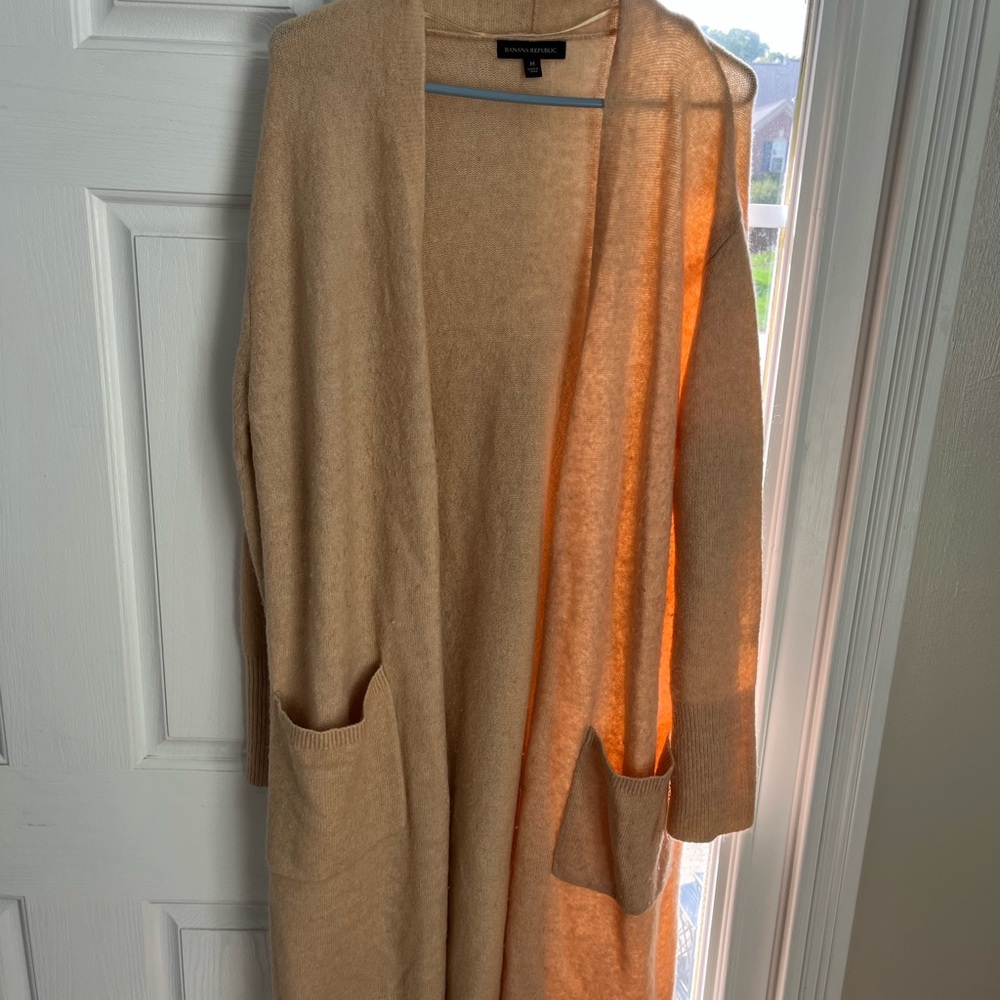 BR long beige cardigan M